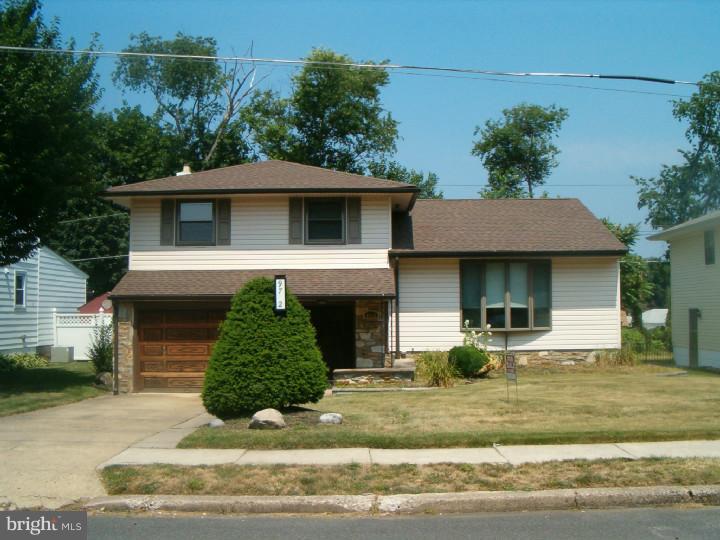 9712 Morefield Road Philadelphia, PA 19115 - Photo 2 of 25 Exterior Front