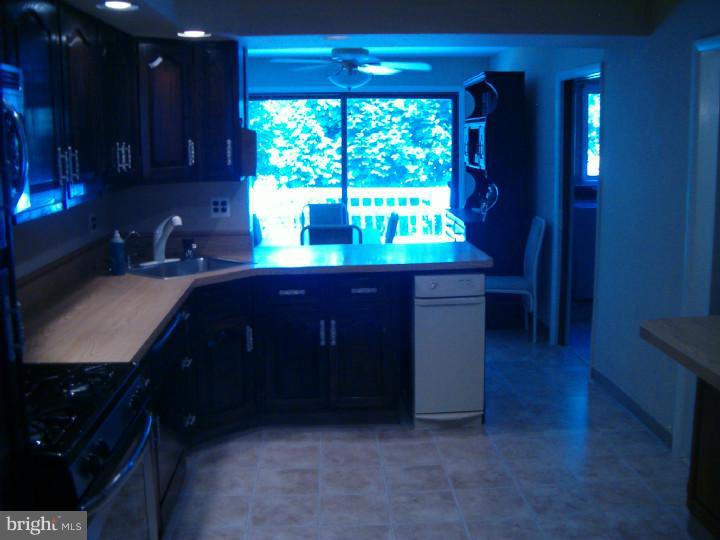 9712 Morefield Road Philadelphia, PA 19115 - Photo 12 of 25 Kitchen