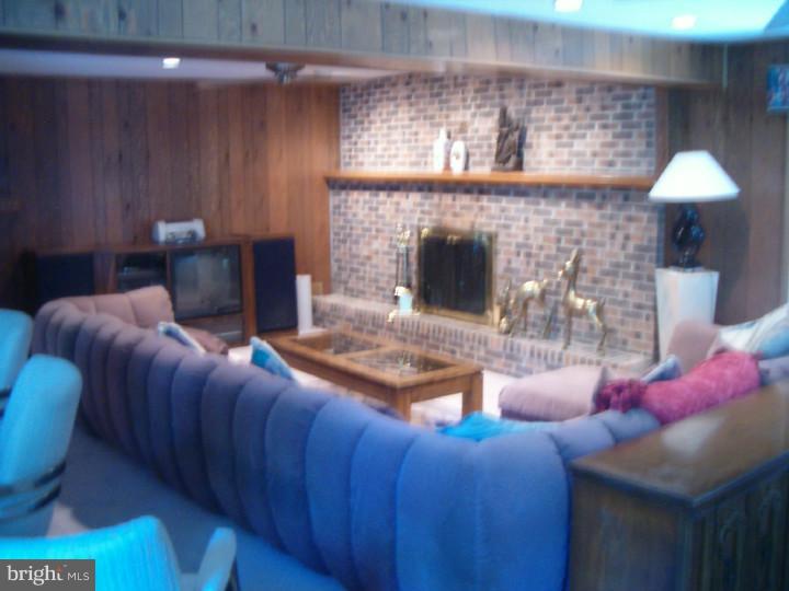 9712 Morefield Road Philadelphia, PA 19115 - Photo 16 of 25 Family Room