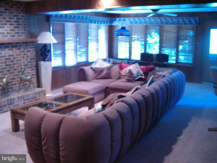 9712 Morefield Road Philadelphia, PA 19115 - Photo 19 of 25 Family Room