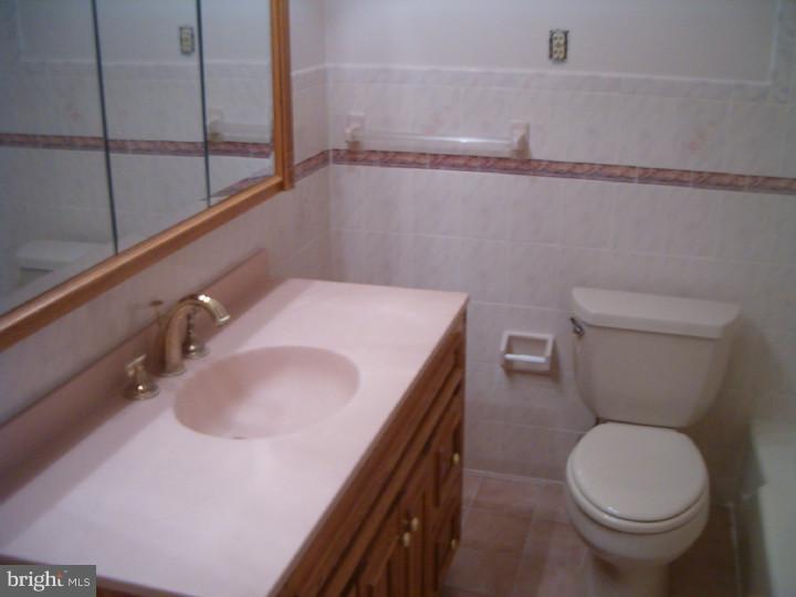 9712 Morefield Road Philadelphia, PA 19115 - Photo 20 of 25 Bathroom