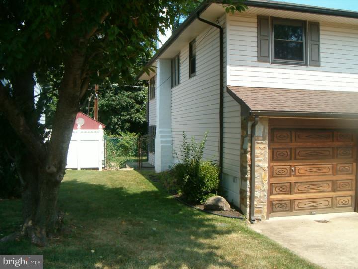 9712 Morefield Road Philadelphia, PA 19115 - Photo 3 of 25 Exterior Side