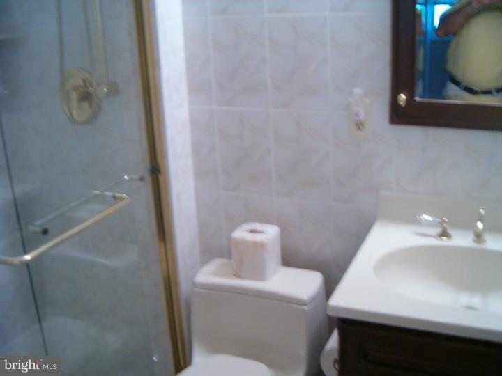 9712 Morefield Road Philadelphia, PA 19115 - Photo 24 of 25 Master Bathroom