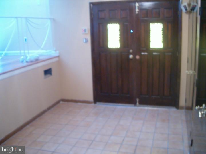 9712 Morefield Road Philadelphia, PA 19115 - Photo 5 of 25 Foyer