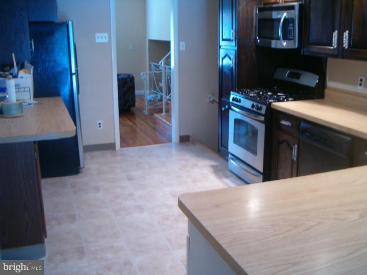 9712 Morefield Road Philadelphia, PA 19115 - Photo 10 of 25 Kitchen