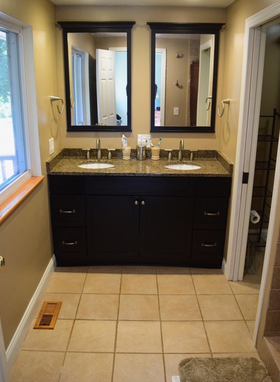 30 Pamela Road Framingham, MA 01701 - Photo 10 of 20
