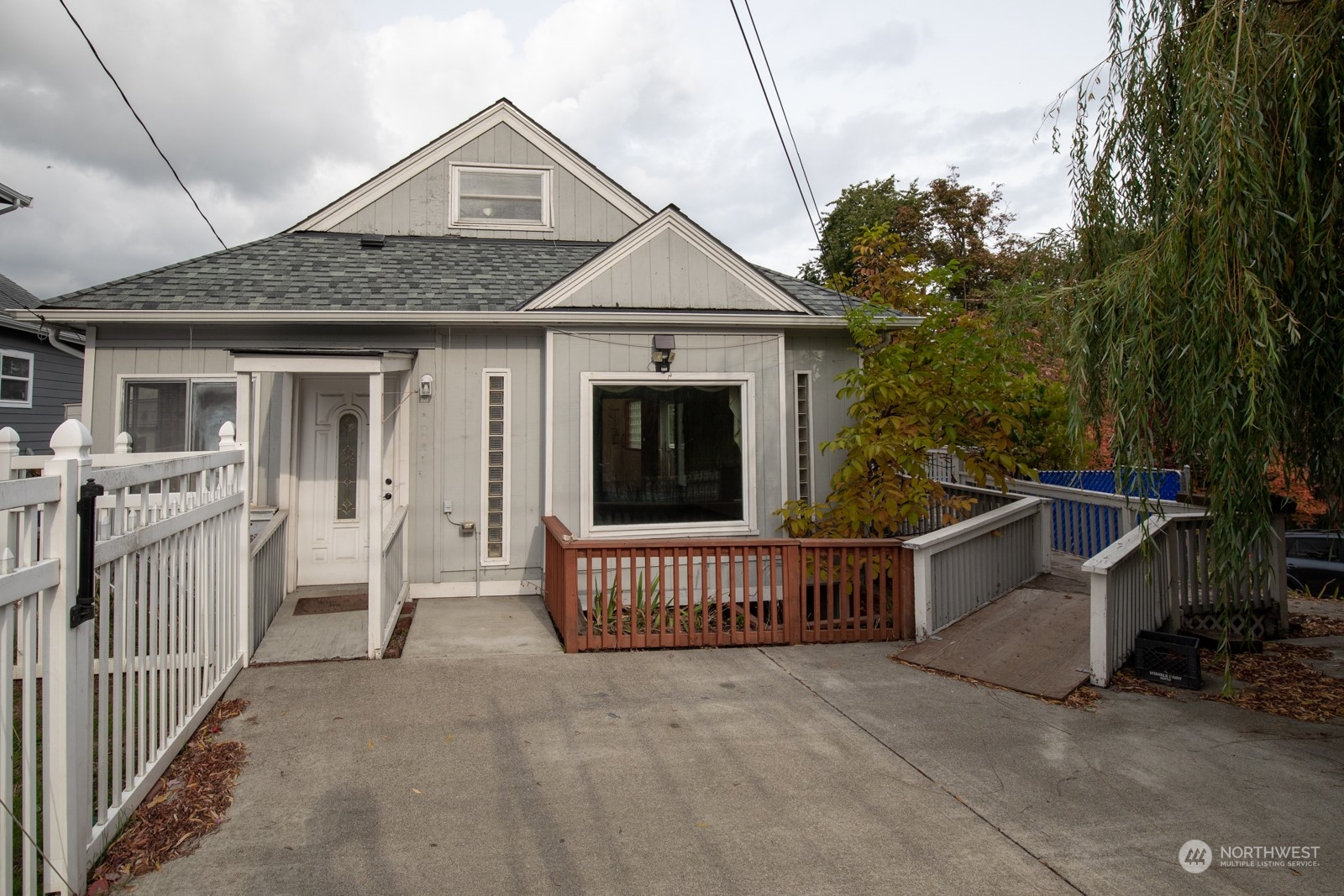5518 South Roxbury Street Seattle, WA 98118 - Photo 1 of 25 Gallery Image 1