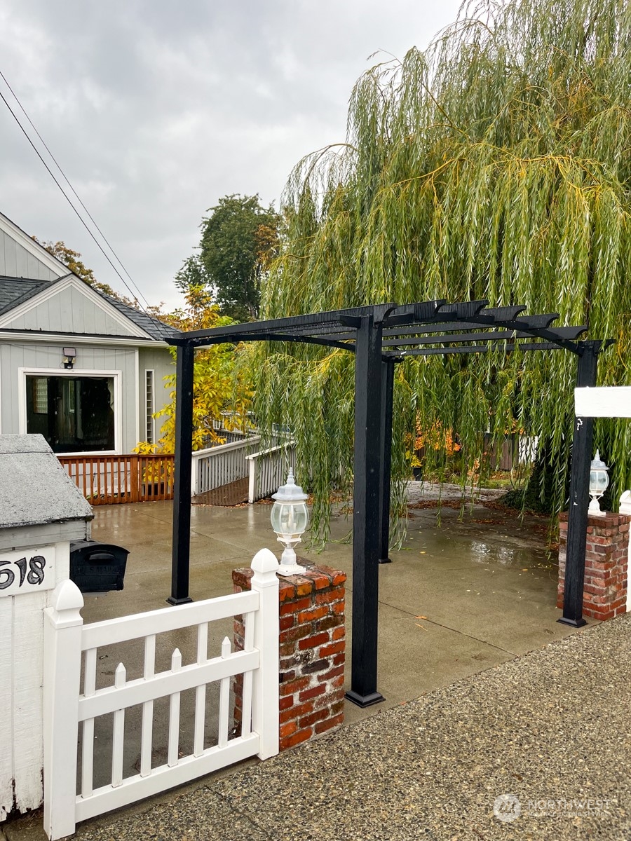 5518 South Roxbury Street Seattle, WA 98118 - Photo 2 of 25 Gallery Image 2