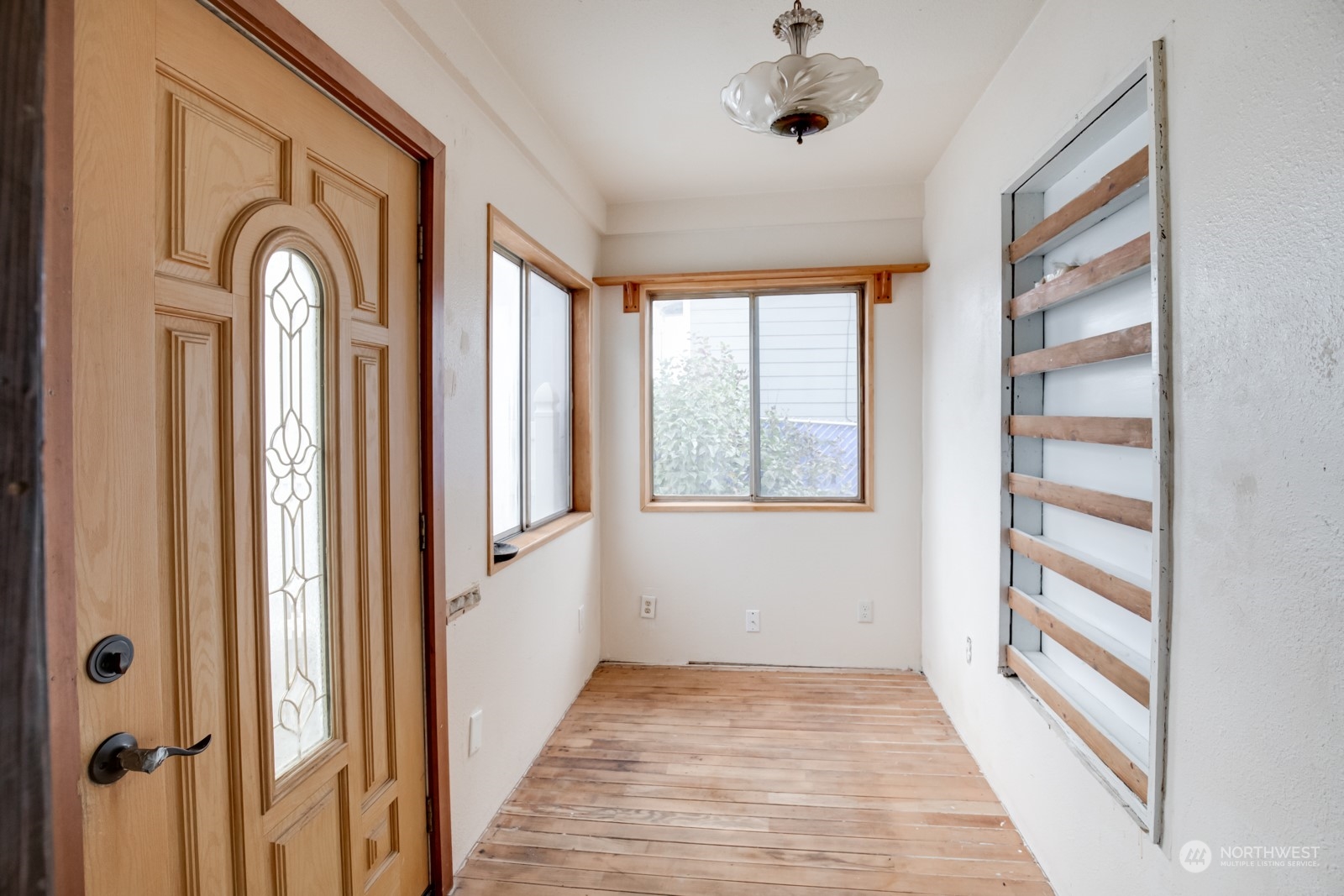 5518 South Roxbury Street Seattle, WA 98118 - Photo 3 of 25 Gallery Image 3