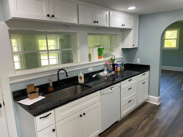 6717 Dawnwood Road Roanoke, VA 24018 - Photo 6 of 8 Kitchen2