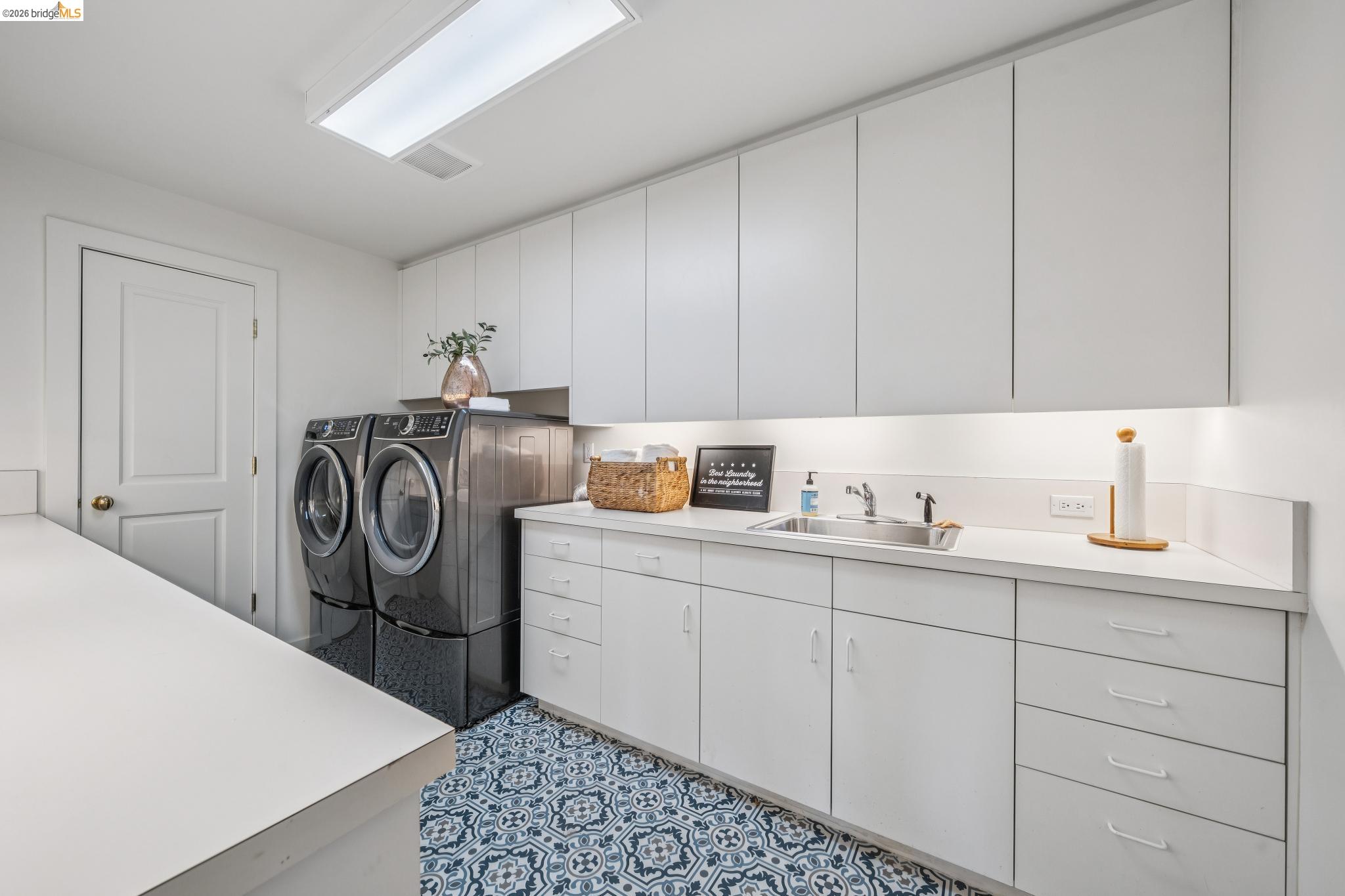 2223 Tunnel Road Oakland, CA 94611 - Photo 43 of 61