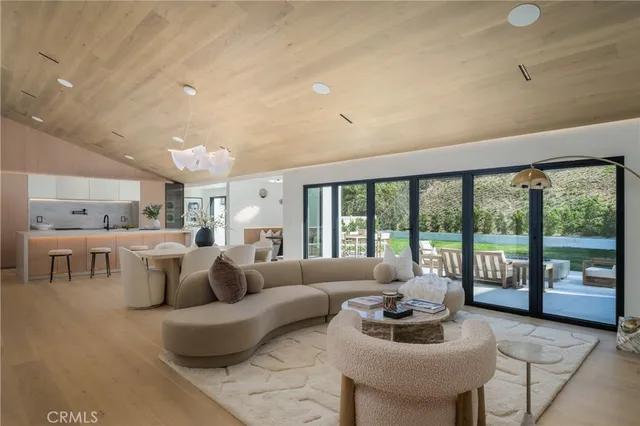 $2,995,000 | 5826 Soledad Mountain Road, La Jolla, CA 92037