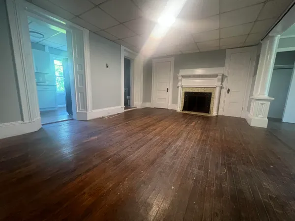 $1,675 | 2 Elm Street, Unit 2, Newmarket, NH 03857