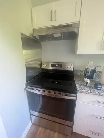 $1,675 | 2 Elm Street, Unit 2, Newmarket, NH 03857