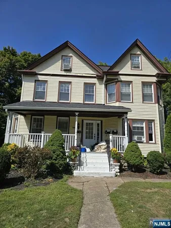 $4,200 | 542 Doremus Avenue, Unit 1, Glen Rock, NJ 07452