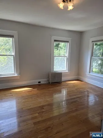 $4,200 | 542 Doremus Avenue, Unit 1, Glen Rock, NJ 07452