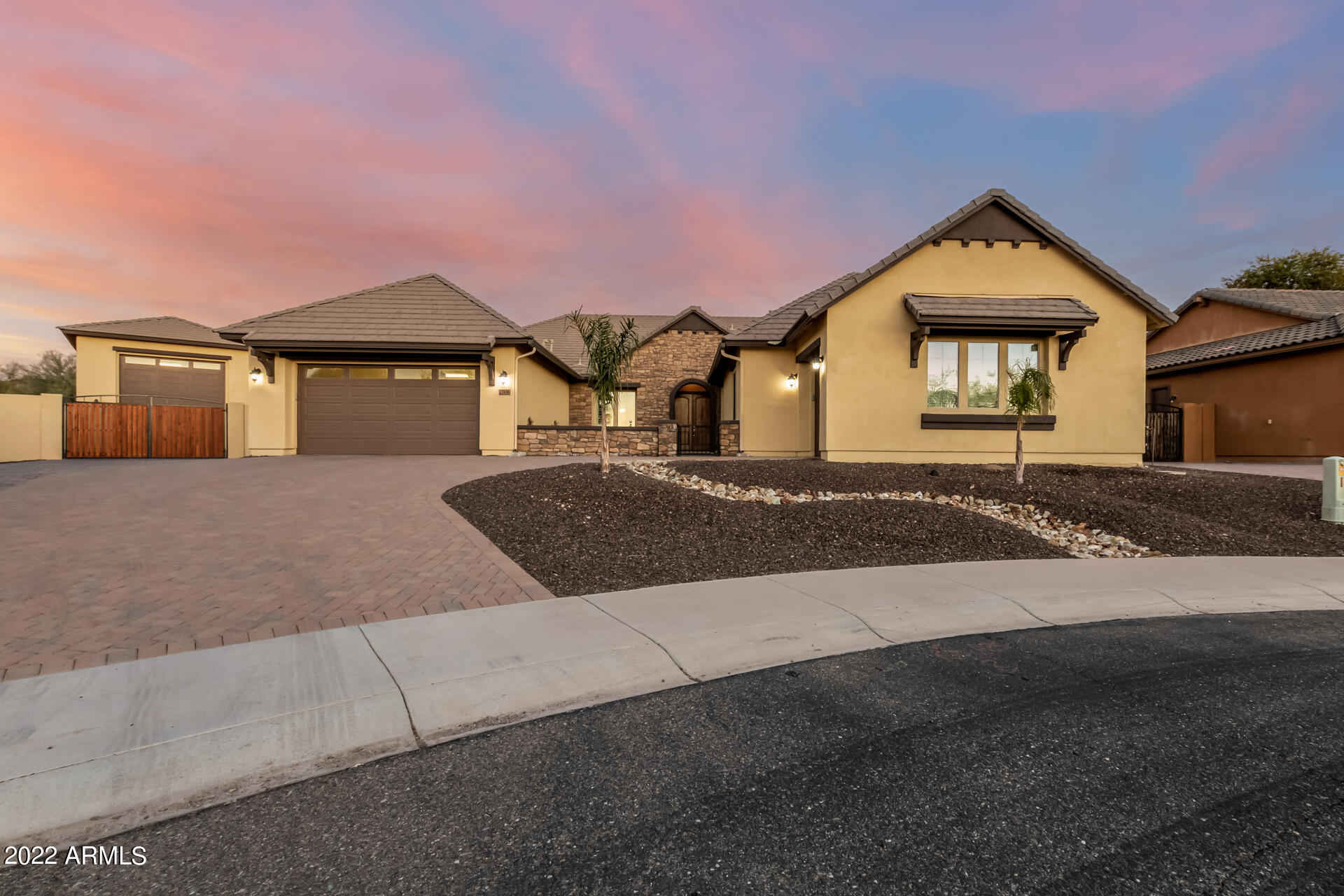 7130 West Rowel Road Peoria, AZ 85383 - Photo 5 of 86 01 - Rowel