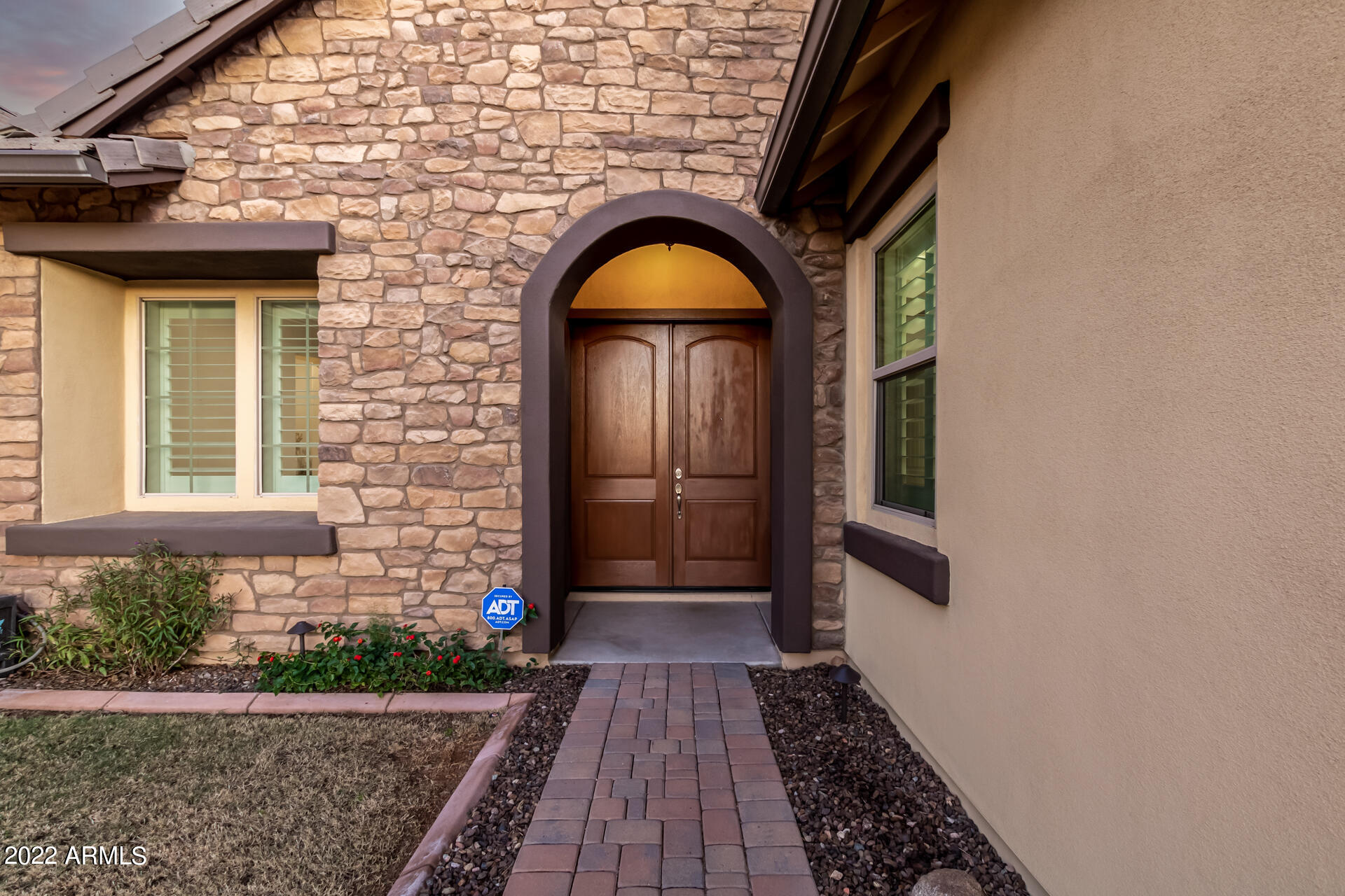 7130 West Rowel Road Peoria, AZ 85383 - Photo 7 of 86 07 - Rowel