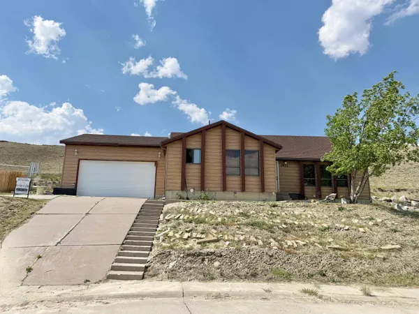 $299,500 | 1921 Berry Drive, Kemmerer, WY 83101