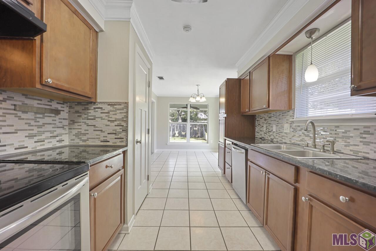 15029 Profit Avenue Baton Rouge, LA 70817 - Photo 3 of 18 Granite Countertops