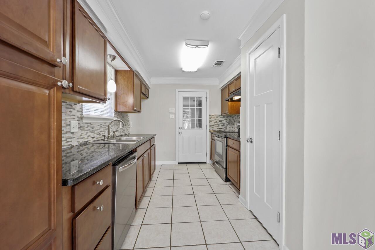 15029 Profit Avenue Baton Rouge, LA 70817 - Photo 5 of 18 Kitchen