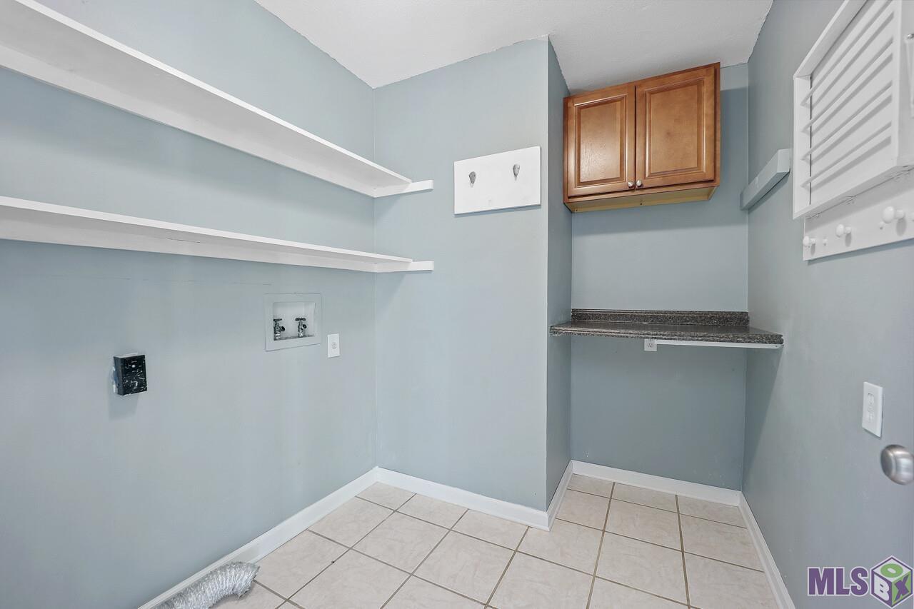 15029 Profit Avenue Baton Rouge, LA 70817 - Photo 9 of 18 Oversized laundry