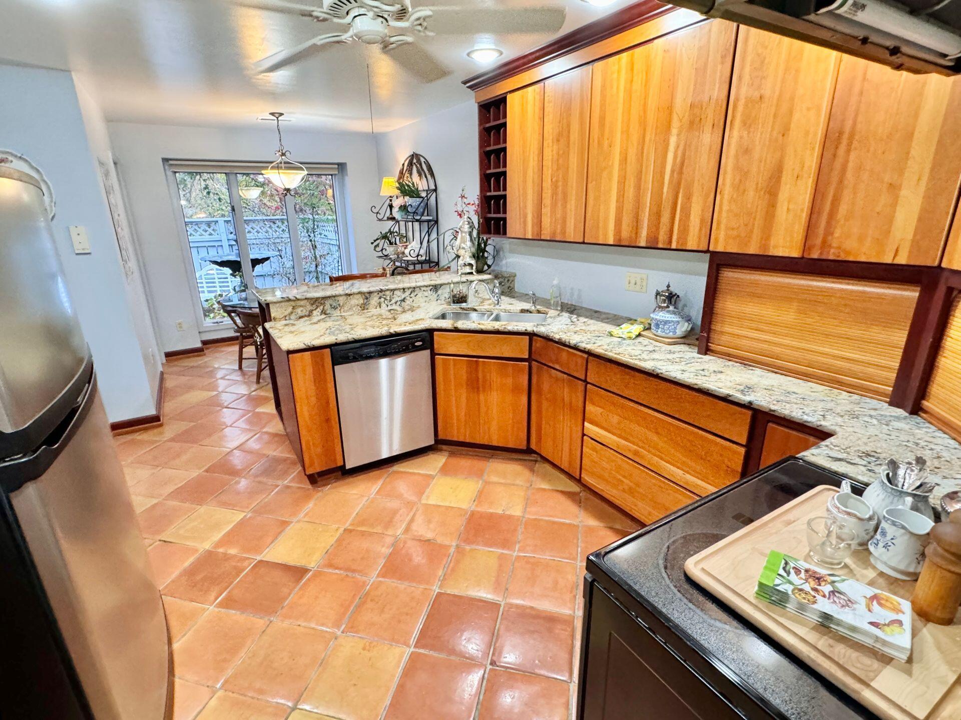 2557 South Clearing Road Salem, VA 24153 - Photo 16 of 79 23