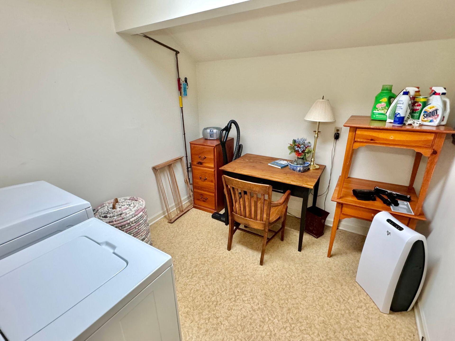 2557 South Clearing Road Salem, VA 24153 - Photo 28 of 79 37