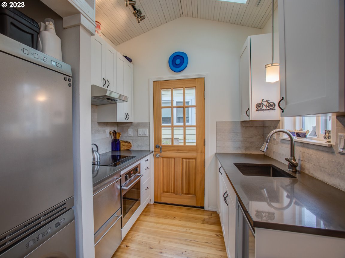 221 North Bridgeton Road Portland, OR 97217 - Photo 8 of 24 Gallery Image 8