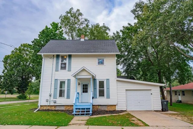 $275,000 | 903 West Conger Street, Whitewater, WI 53190