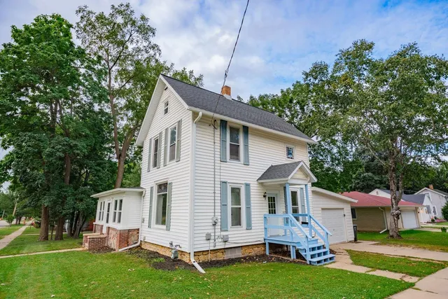 $275,000 | 903 West Conger Street, Whitewater, WI 53190