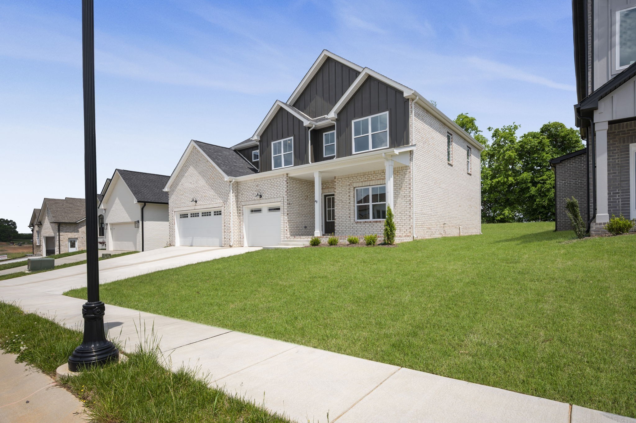 439 Blue Ridge Clarksville, TN 37043 - Photo 2 of 47 a front view of house with yard and green space