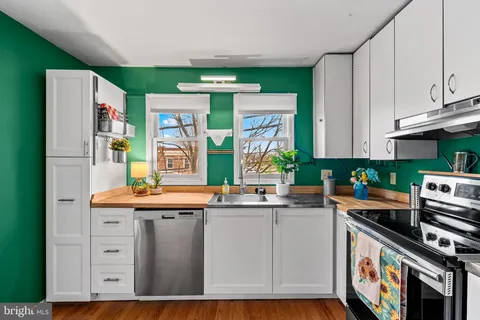 $282,500 | 4202 Roland Avenue, Unit 208, Roland Park, MD 21211