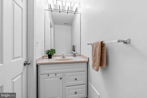 $282,500 | 4202 Roland Avenue, Unit 208, Roland Park, MD 21211