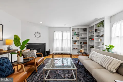 $282,500 | 4202 Roland Avenue, Unit 208, Roland Park, MD 21211