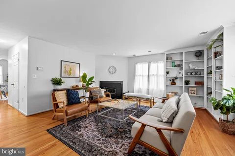 $282,500 | 4202 Roland Avenue, Unit 208, Roland Park, MD 21211