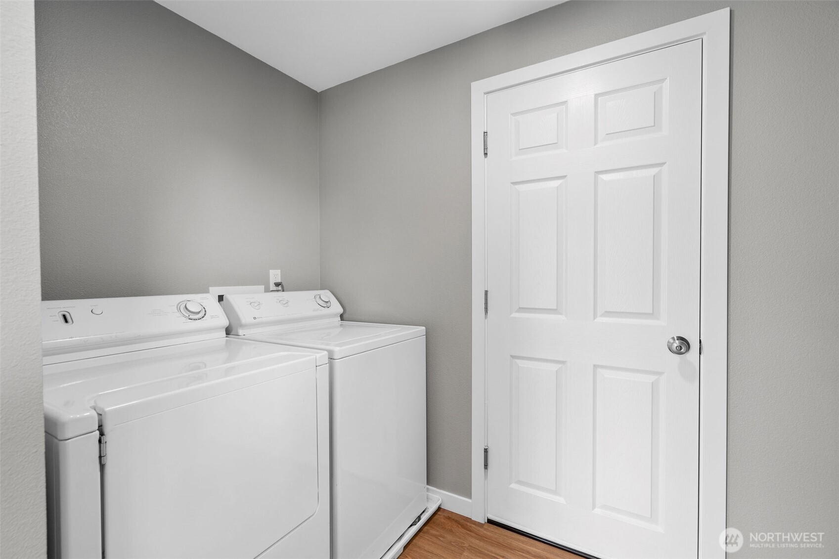 201 Schmid Street Enumclaw, WA 98022 - Photo 27 of 40 a utility room with dryer and washer