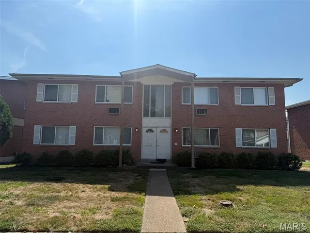 $375,000 | 446 Olian Drive, Hazelwood, MO 63042