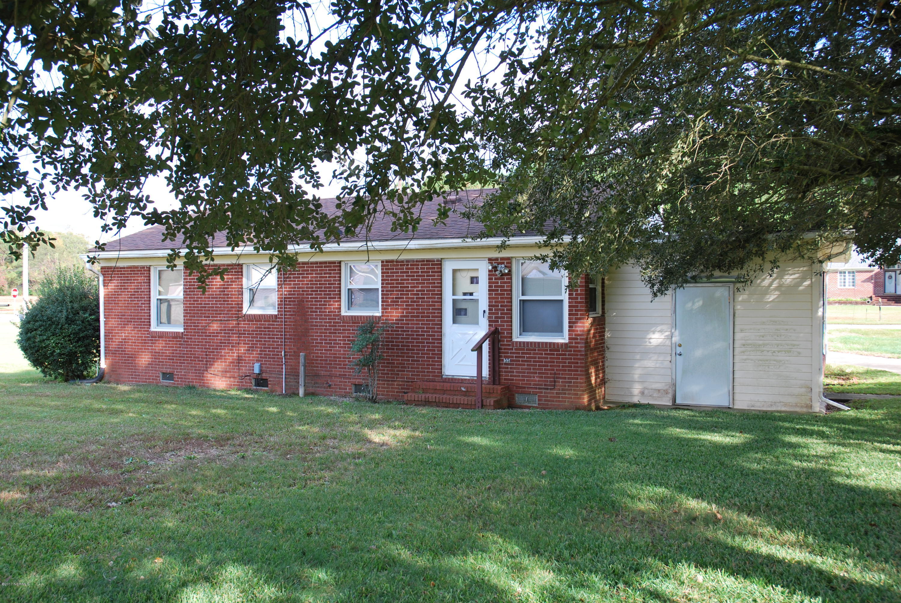 802 Girl Scout Road Kinston, NC 28501 - Photo 4 of 17 DSC_0196