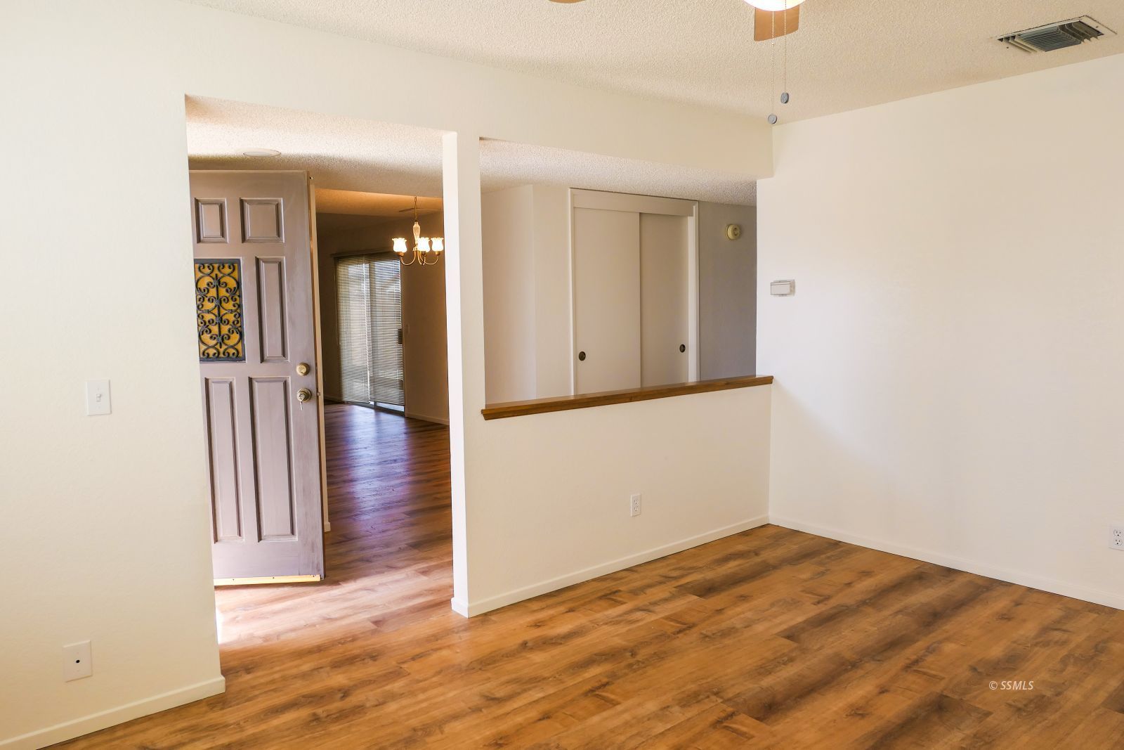 216 East Cardigan Avenue Ridgecrest, CA 93555 - Photo 5 of 38