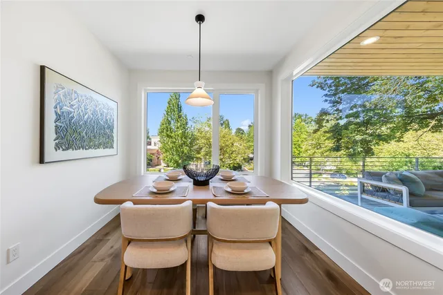 $3,589,000 | 10204 Northeast 43rd Street, Kirkland, WA 98033