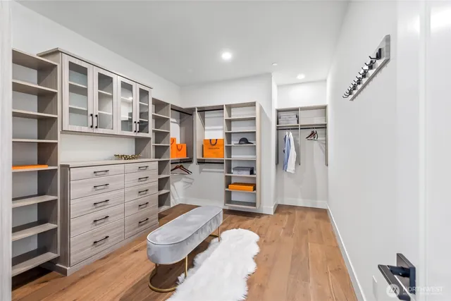 $3,589,000 | 10204 Northeast 43rd Street, Kirkland, WA 98033