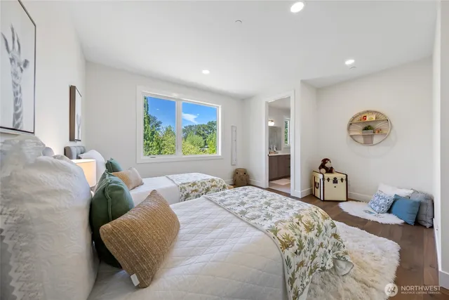 $3,589,000 | 10204 Northeast 43rd Street, Kirkland, WA 98033