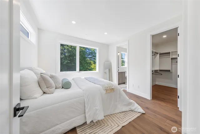 $3,589,000 | 10204 Northeast 43rd Street, Kirkland, WA 98033