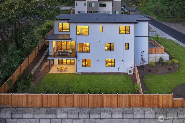 $3,589,000 | 10204 Northeast 43rd Street, Kirkland, WA 98033