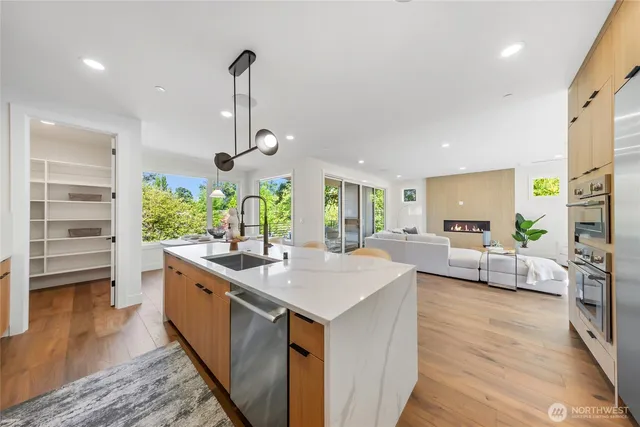 $3,589,000 | 10204 Northeast 43rd Street, Kirkland, WA 98033
