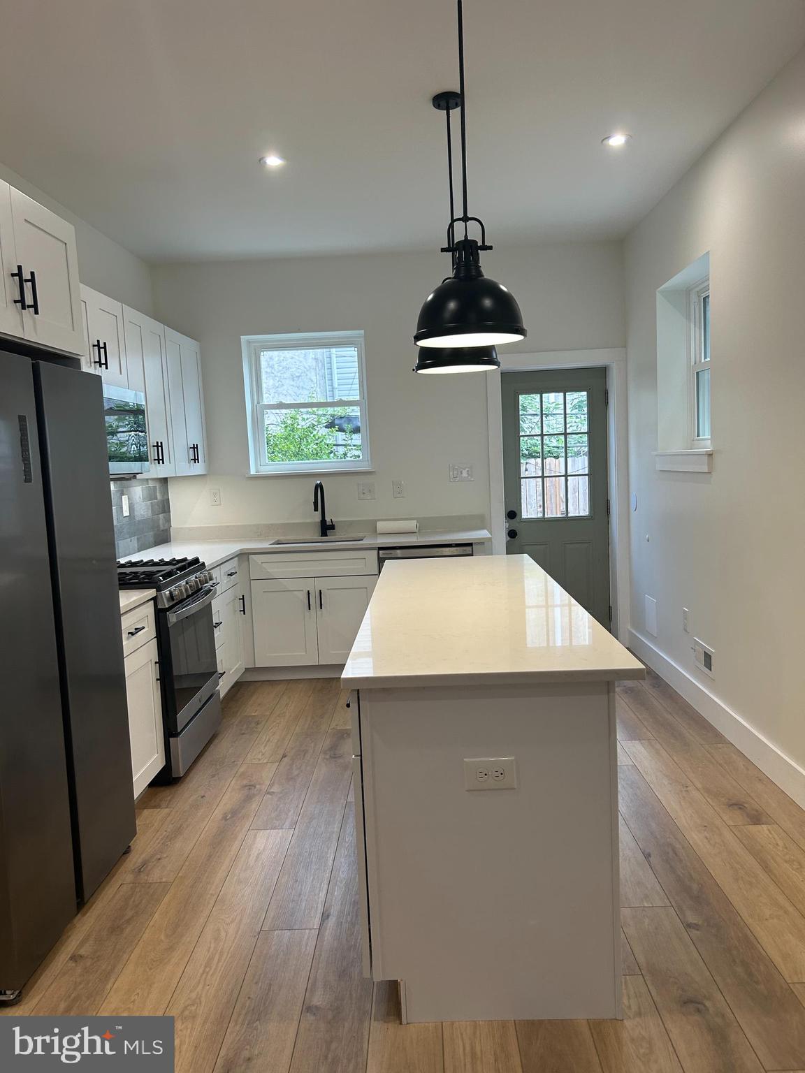 1810 Tasker Street Philadelphia, PA 19145 - Photo 4 of 13 Gallery Image 4