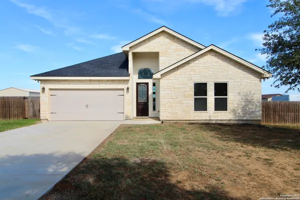 $475,000 | 153 West Medium Meadow Drive, Lytle, TX 78052