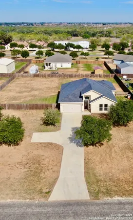 $475,000 | 153 West Medium Meadow Drive, Lytle, TX 78052
