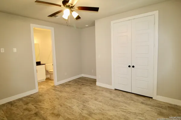 $475,000 | 153 West Medium Meadow Drive, Lytle, TX 78052